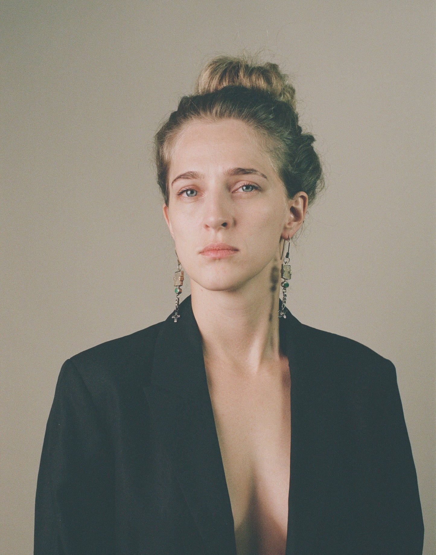 Long earrings with emeralds and Icelandic spar