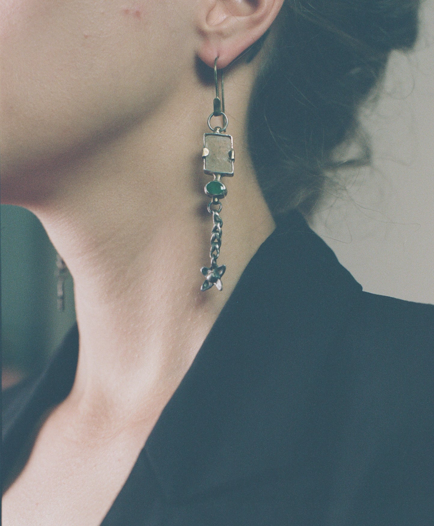 Long earrings with emeralds and Icelandic spar