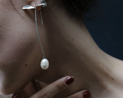 Silver Sprout mono Earring with Freshwater Pearls