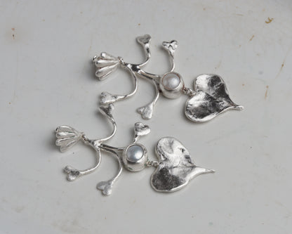 Growing Heart Pearl Earrings