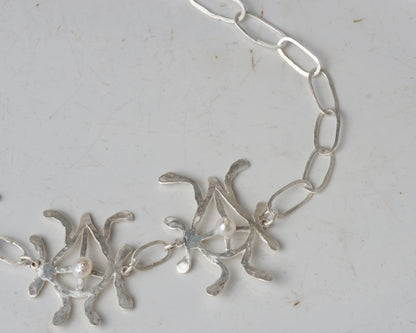 Openwork neklace