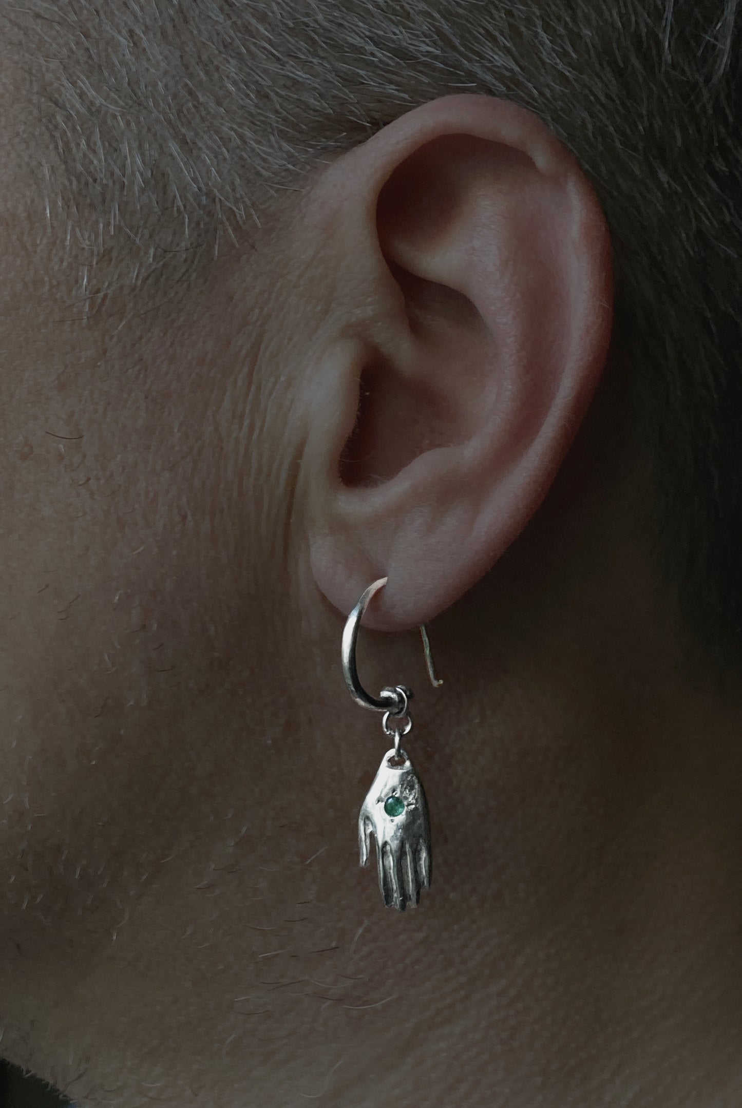 Silver Palm Pendant Mono Earring with Emerald