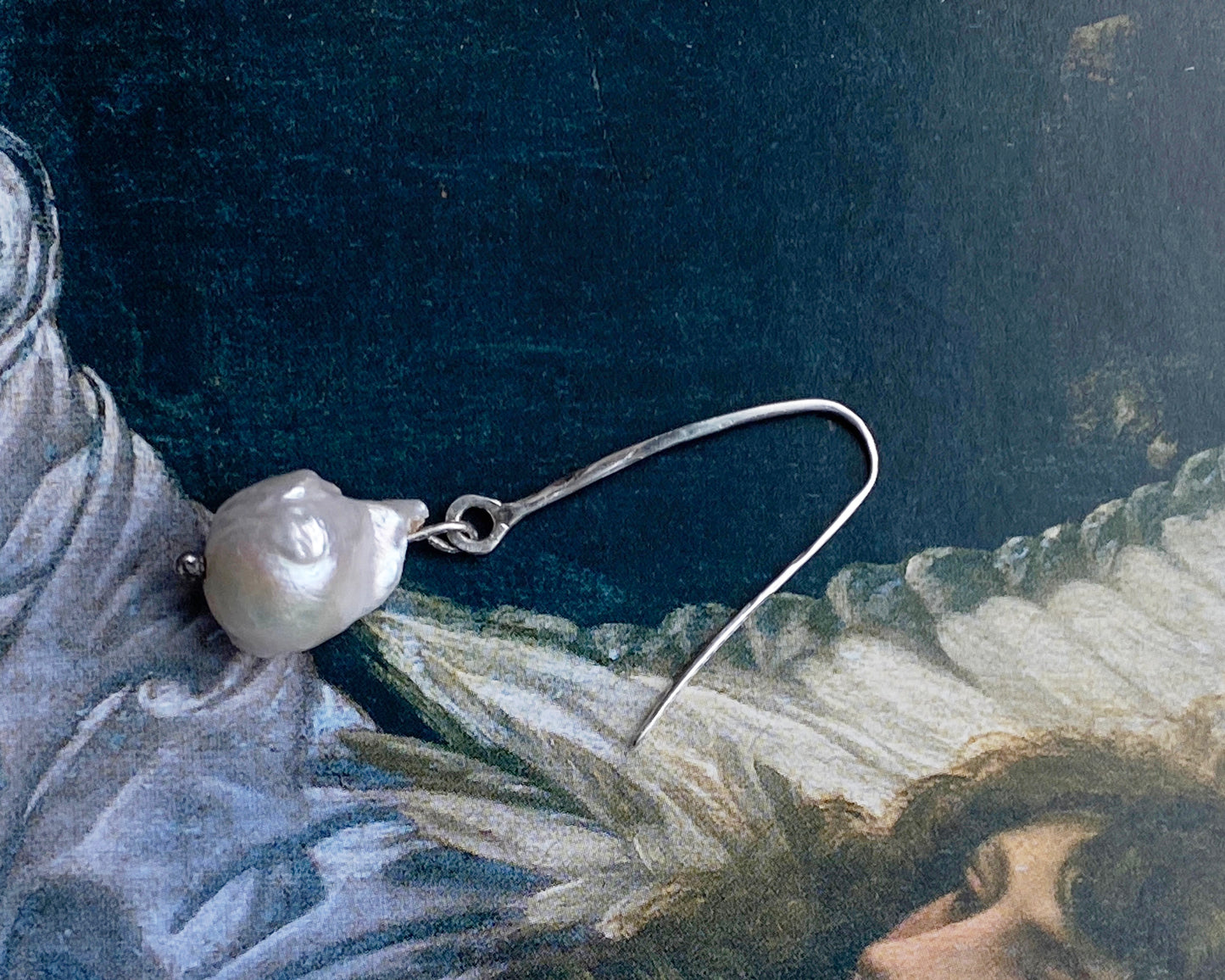 Baroque Pearl  Mono Earring
