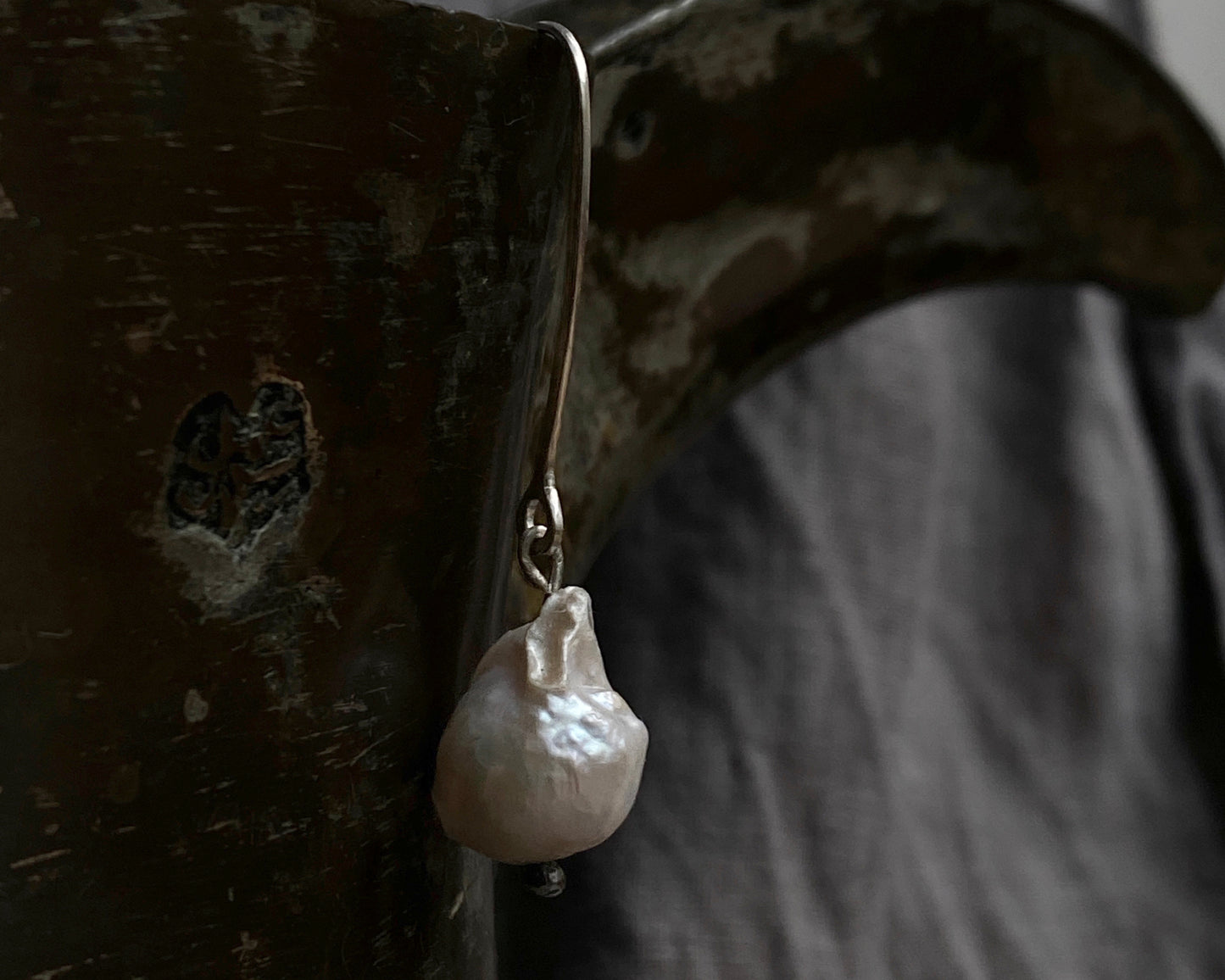 Baroque Pearl  Mono Earring