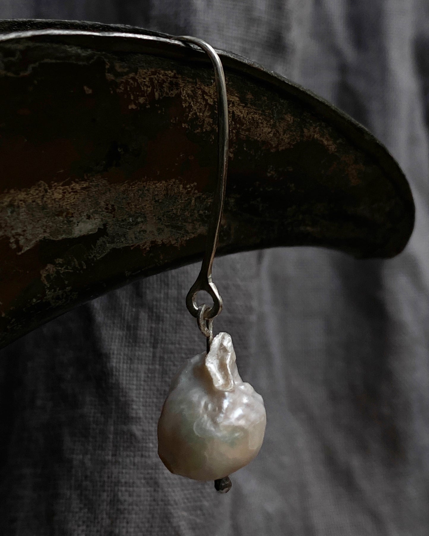 Baroque Pearl  Mono Earring