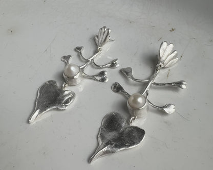 Growing Heart Pearl Earrings