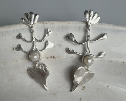 Growing Heart Pearl Earrings